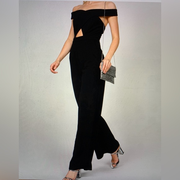 Off-shoulder jumpsuit - Picture 1 of 3